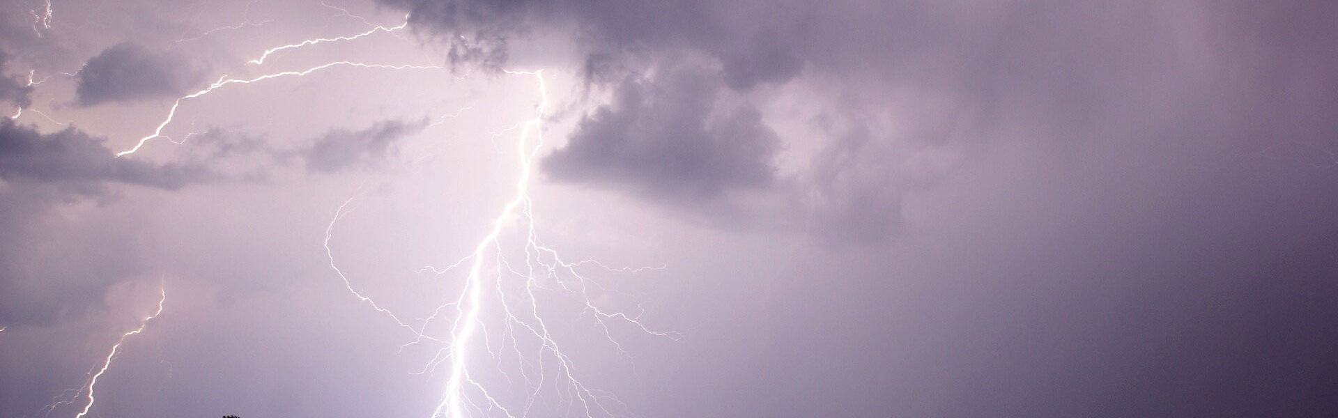 台風やゲリラ豪雨で被害を受けた場合の保険は？