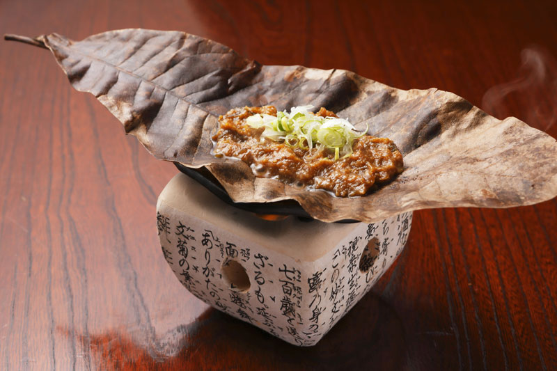 岐阜県グルメ-朴葉味噌（ほおばみそ）