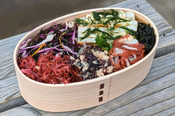 すし作家が考案した「海藻わっぱ弁当」