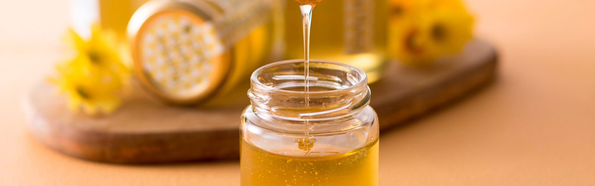 神戸ポートピアホテルの敷地内で養蜂したはちみつを瓶詰商品やスイーツとして8月3日の「はちみつの日」より販売開始!