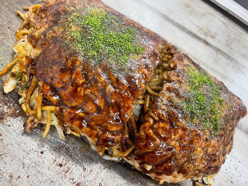 愛媛県グルメ-三津浜焼き（写真提供：お好み焼き くじら）