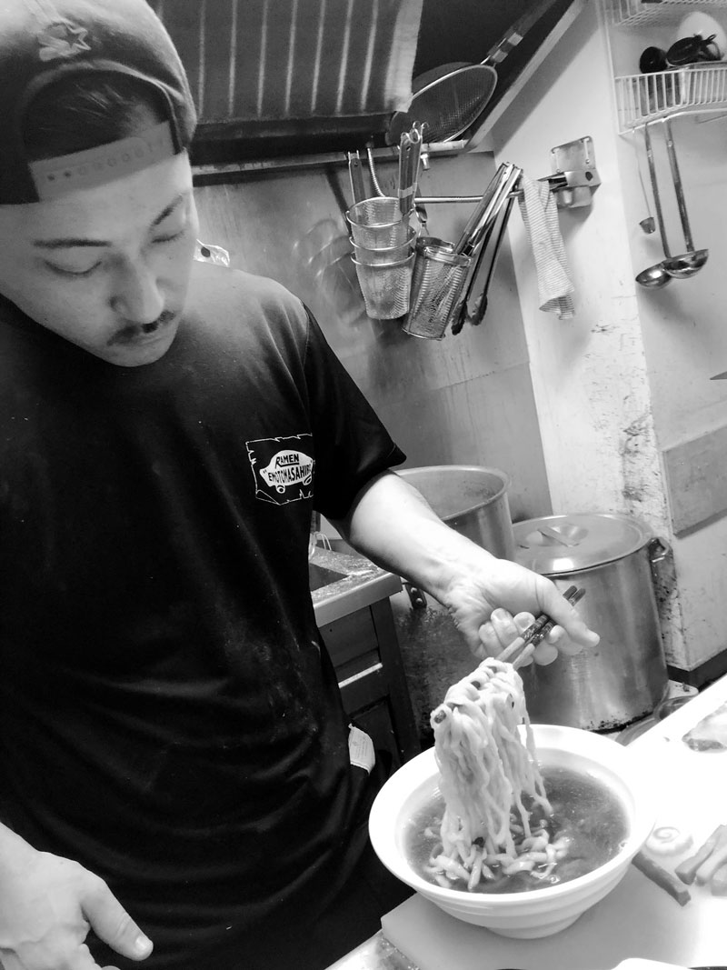 まるえ中華そばでの遠藤（ほぼ石井）さん