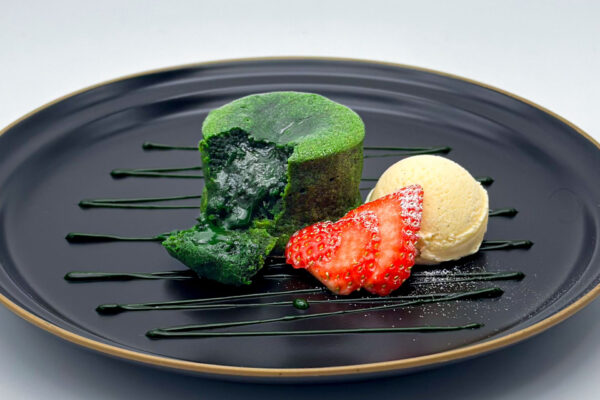 老舗茶屋「蔵カフェ」の「とろける抹茶フォンダンショコラ」