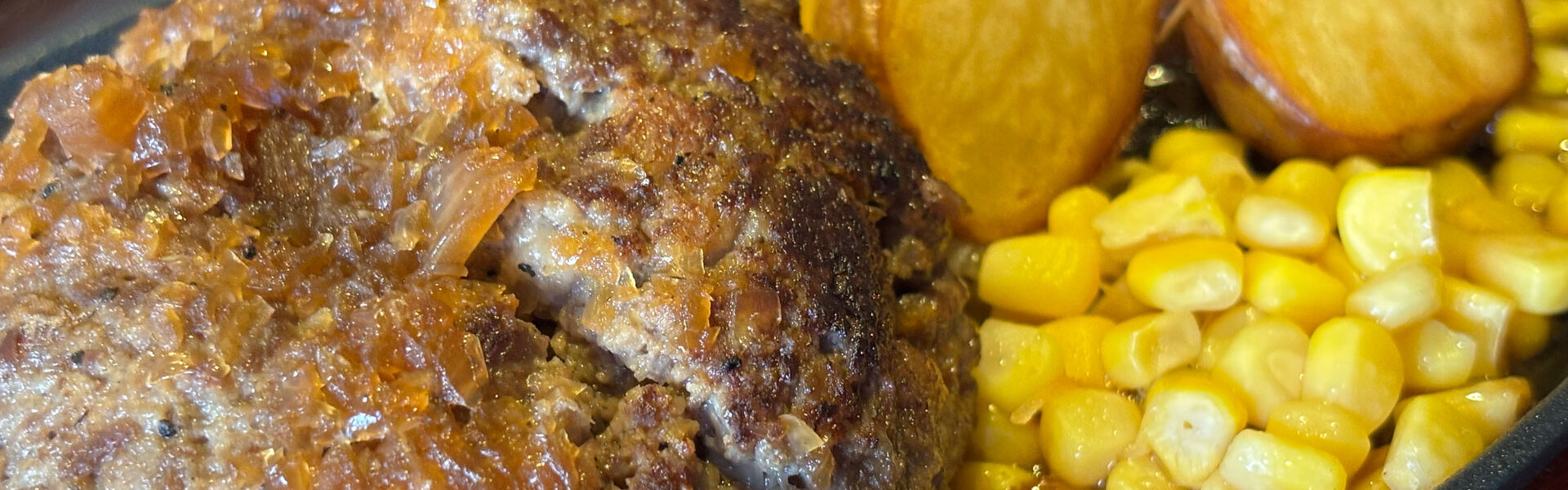 近江牛100％使用のハンバーグ専門店「粗挽きハンバーグステーキNOBU」が名古屋市南区にオープン！