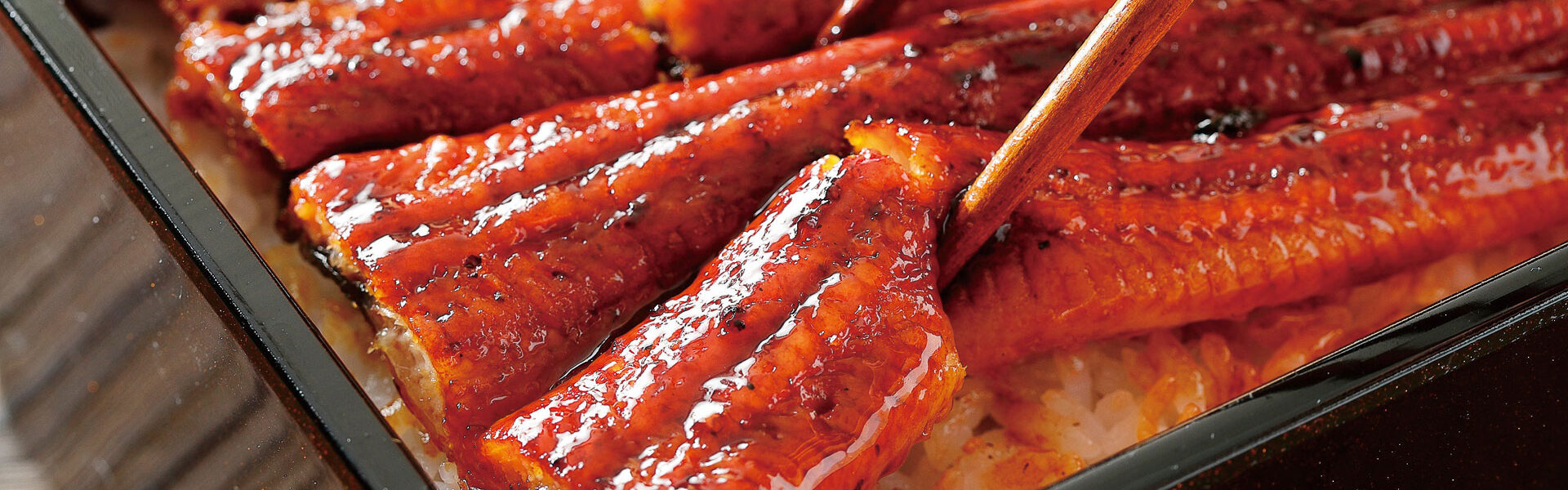 高級店と同じニホンウナギが手頃な価格で食べられる「うなぎ屋 江戸名代亜門」が博多住吉にオープン