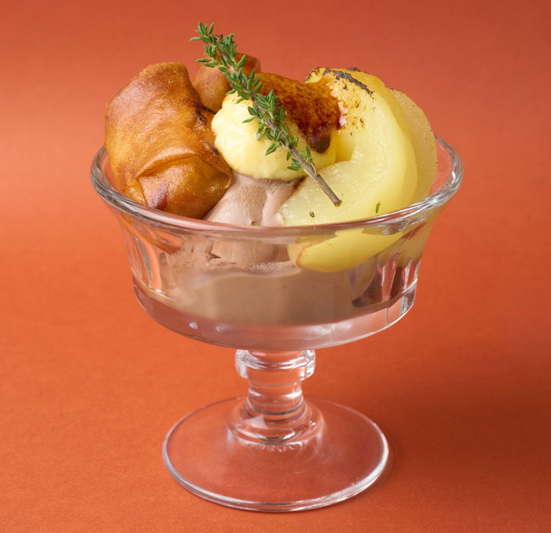 食堂カフェpottoの「チョコレートとキャラメリゼ林檎のミニパフェ」